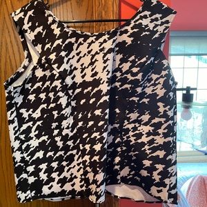 Cute sleeveless top w back slit - never worn - white & black